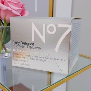 No7 Early Defence Night Cream - Silver
